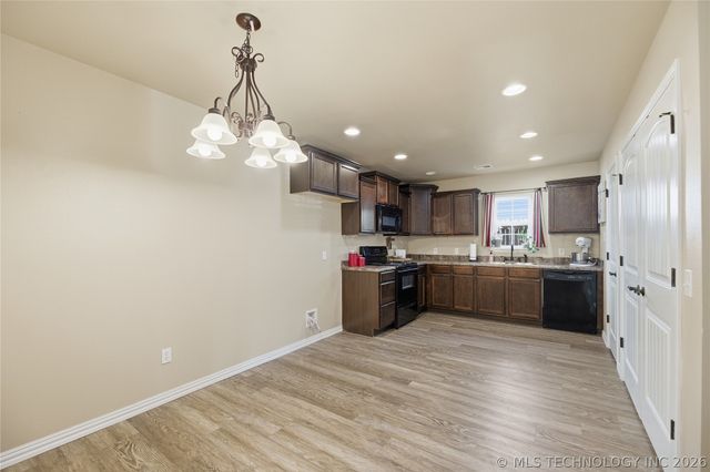 14650 S Toledo Place, Bixby, OK 74008