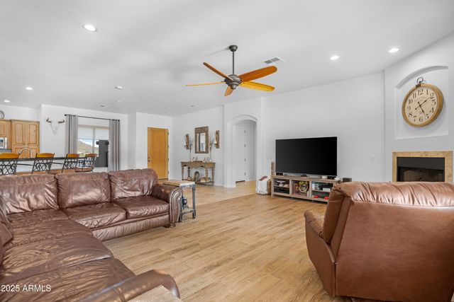 42618 N 3RD Avenue, New River, AZ 85087