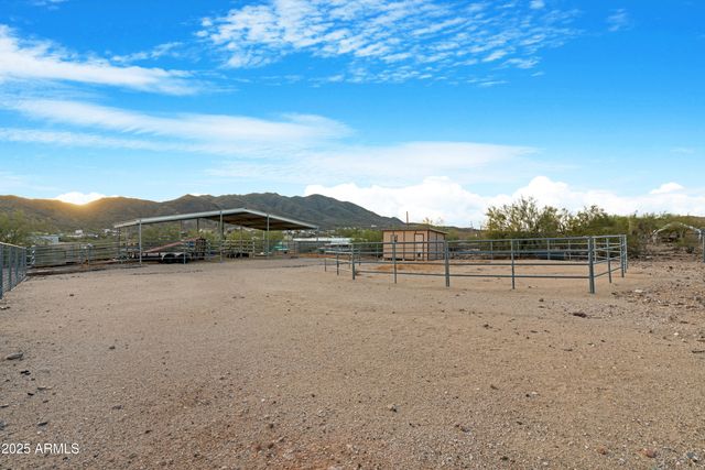 42618 N 3RD Avenue, New River, AZ 85087