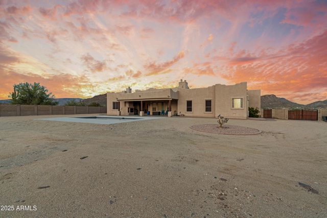 42618 N 3RD Avenue, New River, AZ 85087