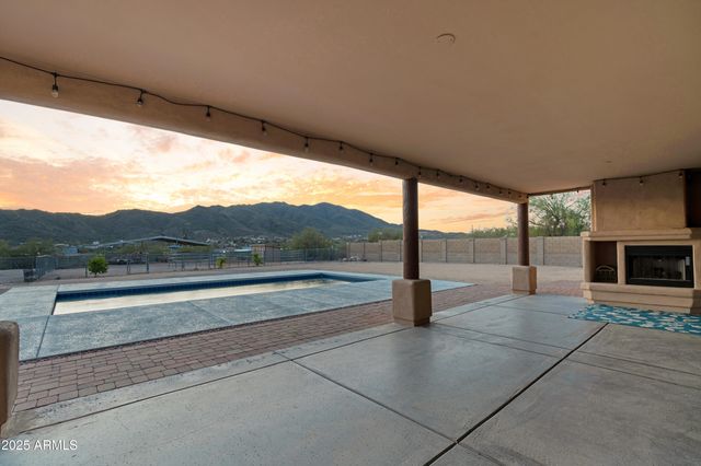 42618 N 3RD Avenue, New River, AZ 85087