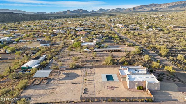 42618 N 3RD Avenue, New River, AZ 85087
