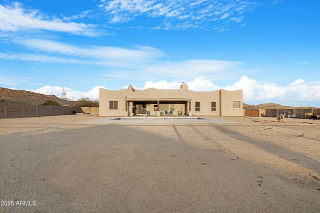 42618 N 3RD Avenue, New River, AZ 85087