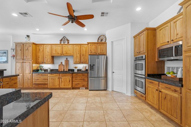 42618 N 3RD Avenue, New River, AZ 85087