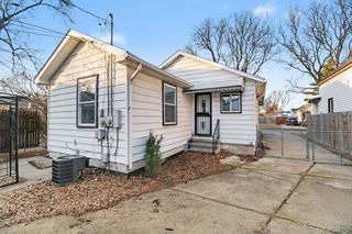 1228 E Jarvis Avenue, Hazel Park, MI 48030