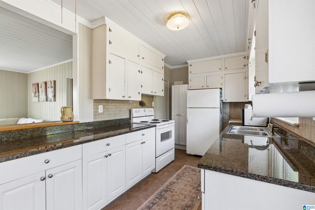 402 MILDRED STREET, Columbiana, AL 35051