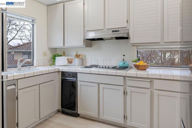 711 711 Lakemont Pl 4, San Ramon, CA 94582