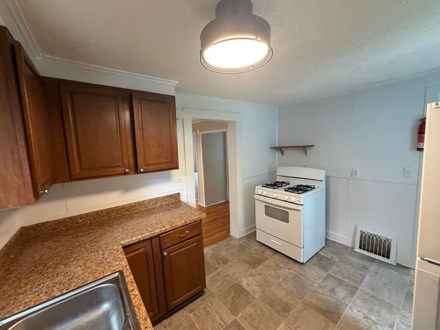 931 Pomeroy Street, Kalamazoo City, MI 49001