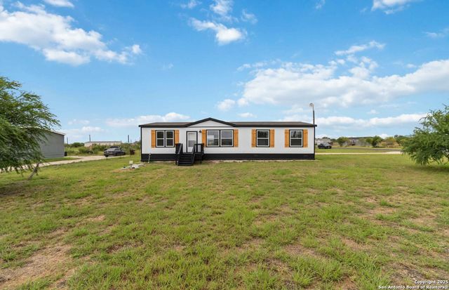 113 County Road 2644, Moore, TX 78057