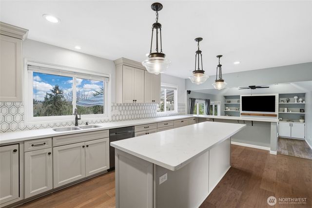 1113 SW 325th Place, Federal Way, WA 98023