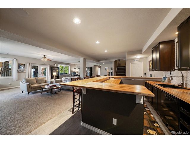 7660 S Blackstone Pkwy, Aurora, CO 80016