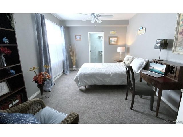 7660 S Blackstone Pkwy, Aurora, CO 80016