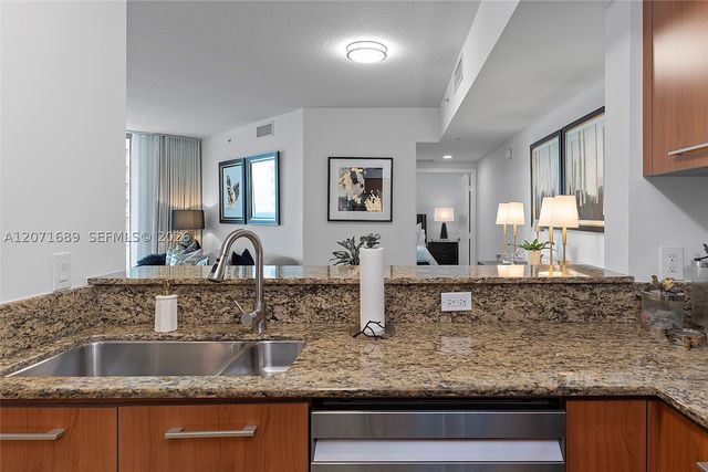 9066 SW 73rd CT 1007, Miami, FL 33156