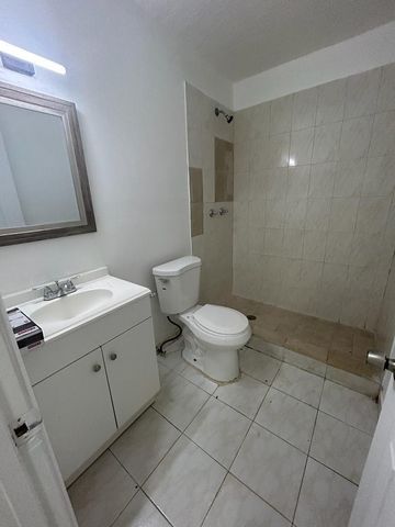 900 NW 17th Avenue East, Fort Lauderdale, FL 33311