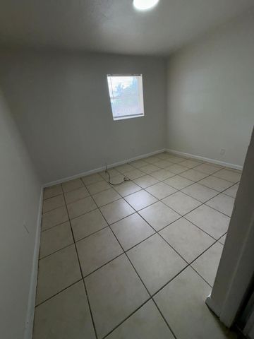 900 NW 17th Avenue East, Fort Lauderdale, FL 33311
