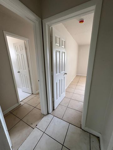 900 NW 17th Avenue East, Fort Lauderdale, FL 33311