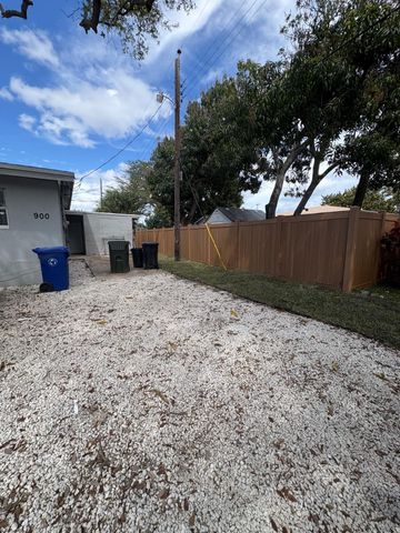 900 NW 17th Avenue East, Fort Lauderdale, FL 33311