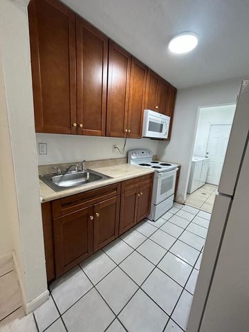 900 NW 17th Avenue East, Fort Lauderdale, FL 33311