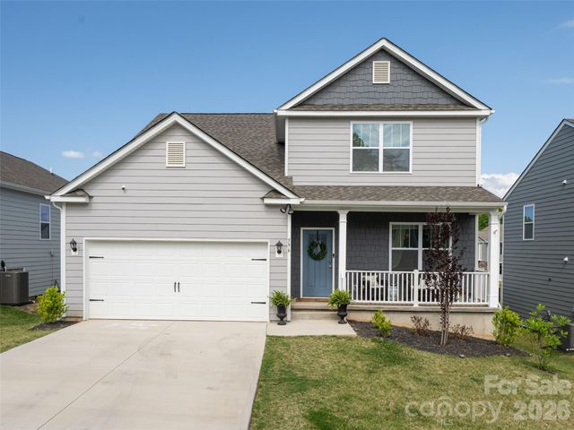 596 Country Oak Drive, Asheville, NC 28804