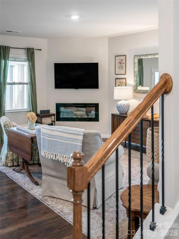 596 Country Oak Drive, Asheville, NC 28804