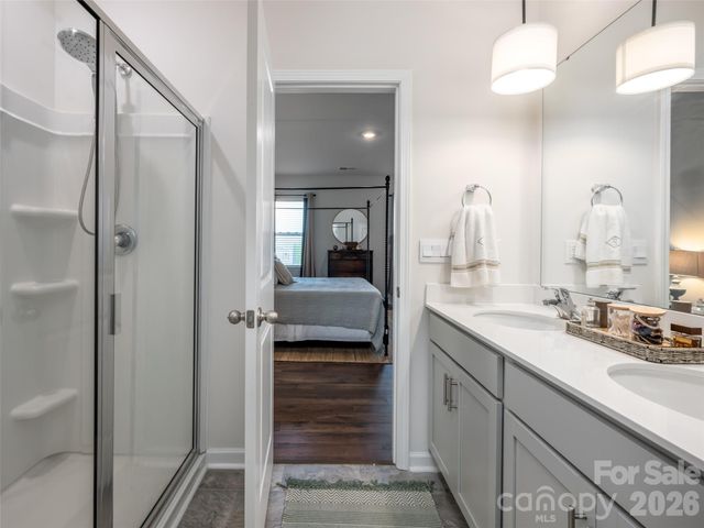 596 Country Oak Drive, Asheville, NC 28804