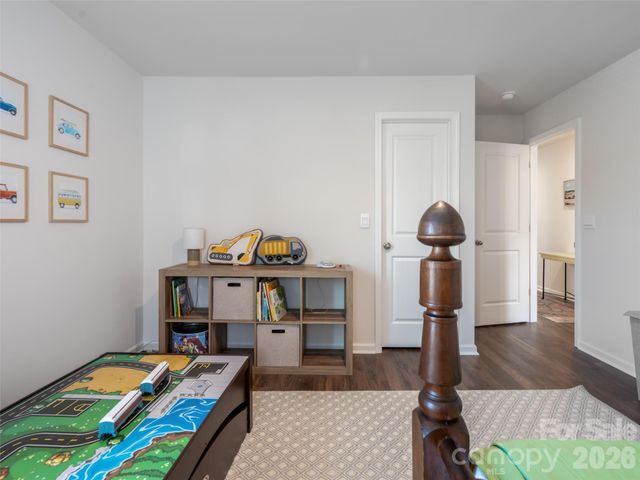 596 Country Oak Drive, Asheville, NC 28804