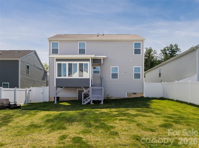 596 Country Oak Drive, Asheville, NC 28804
