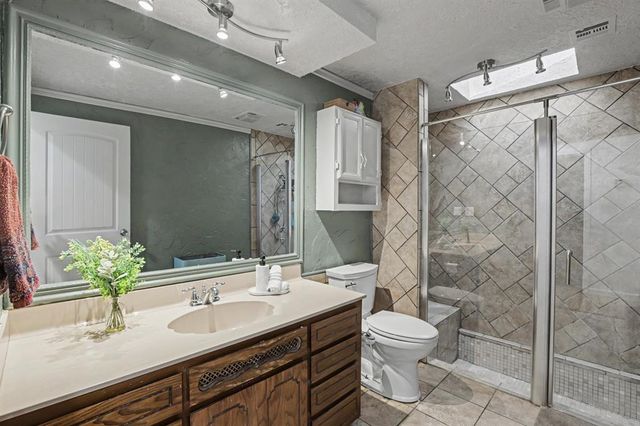 207 E Juniper Lane, Mustang, OK 73064