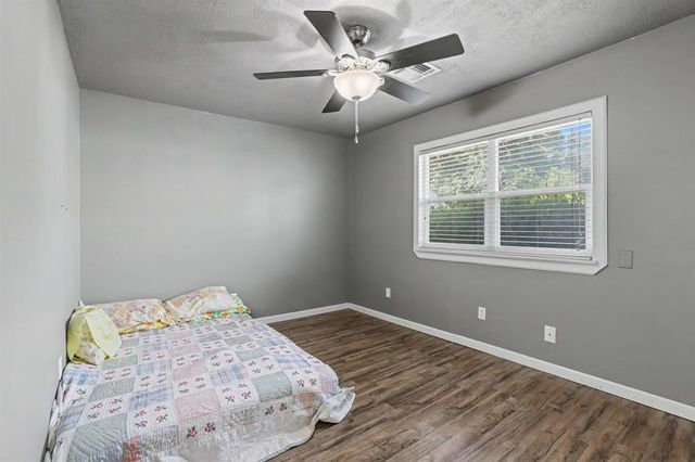 207 E Juniper Lane, Mustang, OK 73064