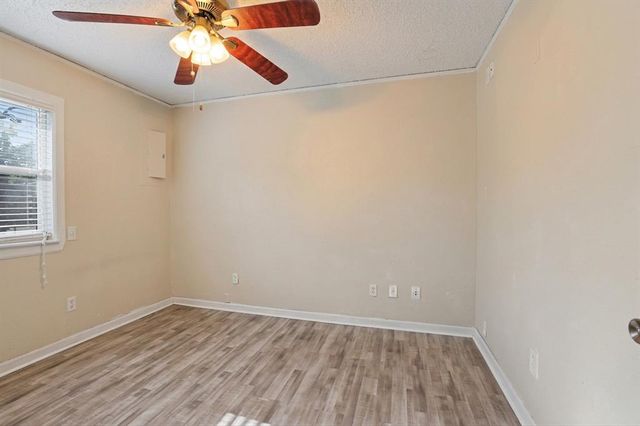 207 E Juniper Lane, Mustang, OK 73064