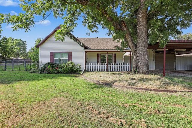207 E Juniper Lane, Mustang, OK 73064
