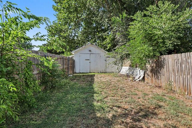 207 E Juniper Lane, Mustang, OK 73064