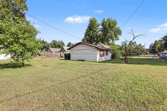 207 E Juniper Lane, Mustang, OK 73064