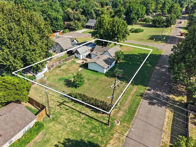 207 E Juniper Lane, Mustang, OK 73064