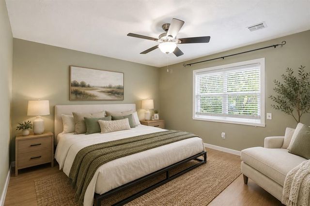 207 E Juniper Lane, Mustang, OK 73064