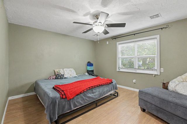 207 E Juniper Lane, Mustang, OK 73064