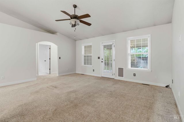 1228 E Maine Ave, Nampa, ID 83686