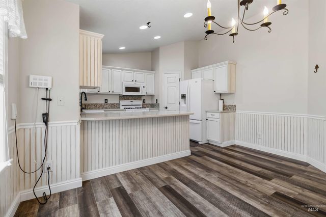 1228 E Maine Ave, Nampa, ID 83686