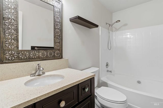 1228 E Maine Ave, Nampa, ID 83686