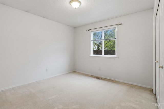 1228 E Maine Ave, Nampa, ID 83686