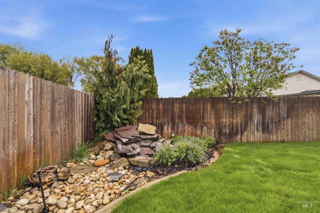 1228 E Maine Ave, Nampa, ID 83686