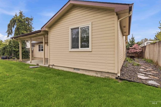 1228 E Maine Ave, Nampa, ID 83686