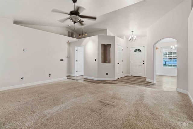 1228 E Maine Ave, Nampa, ID 83686