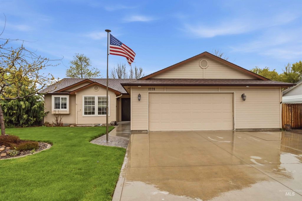 1228 E Maine Ave, Nampa, ID 83686