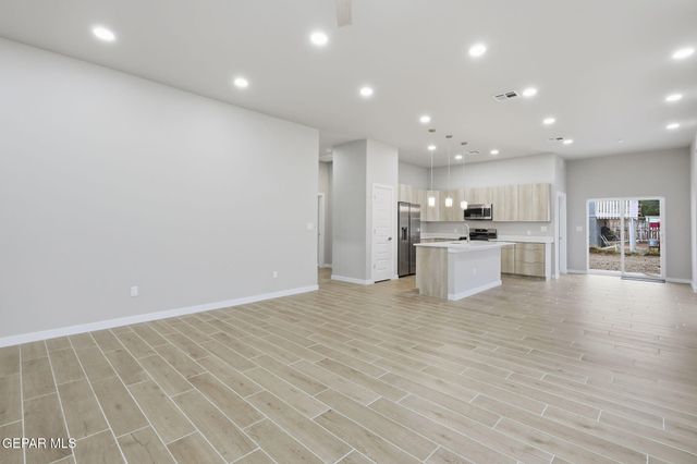 412 LESA Lane, El Paso, TX 79915