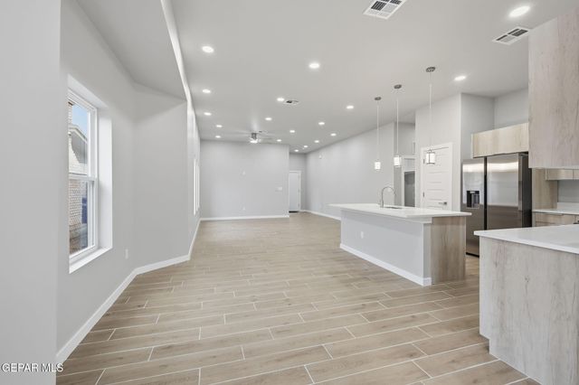 412 LESA Lane, El Paso, TX 79915