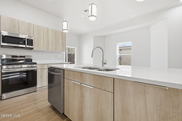 412 LESA Lane, El Paso, TX 79915