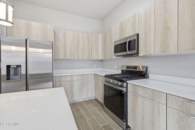 412 LESA Lane, El Paso, TX 79915