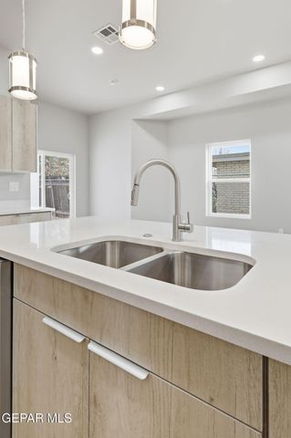 412 LESA Lane, El Paso, TX 79915