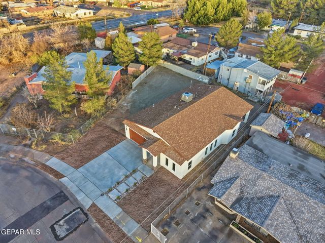 412 LESA Lane, El Paso, TX 79915